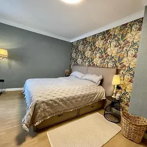 Luxury 2 Bedroom Apartment